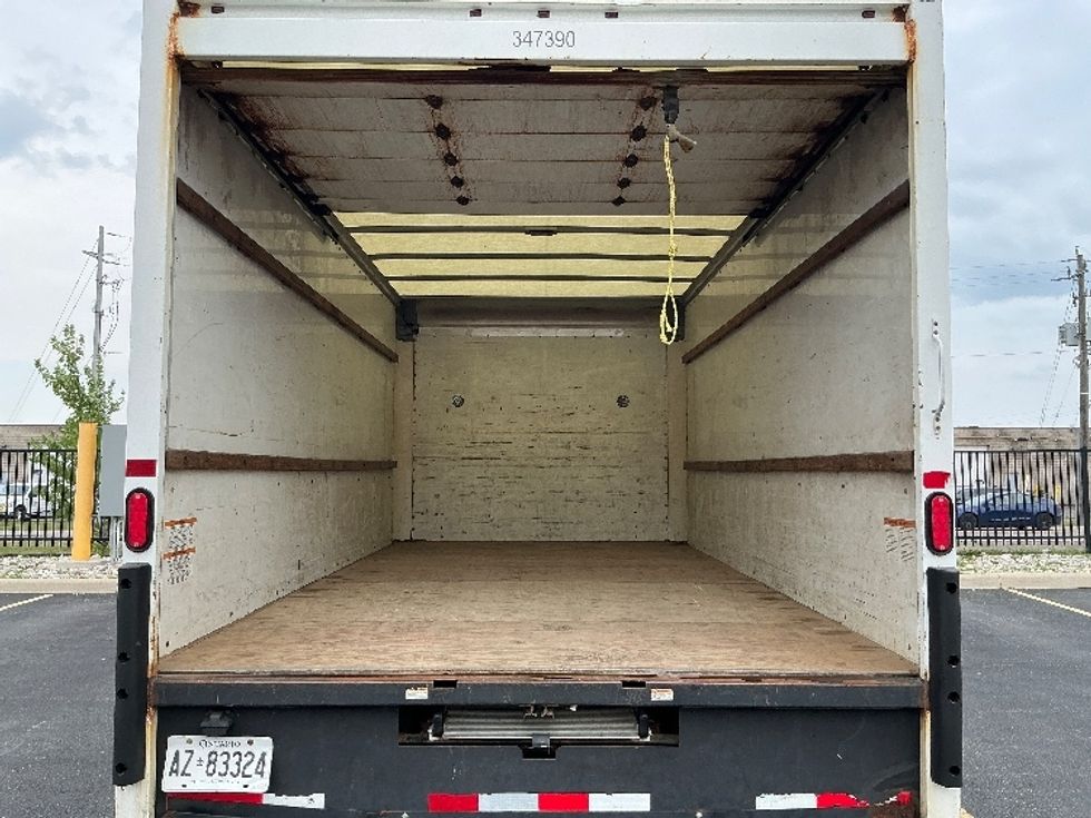 Light Duty Box Truck-Light and Medium Duty Trucks-Chevrolet-2019-G33903-Stoney Creek-ON-154,580\n\t\tkm-$ 32,750 - Image 8