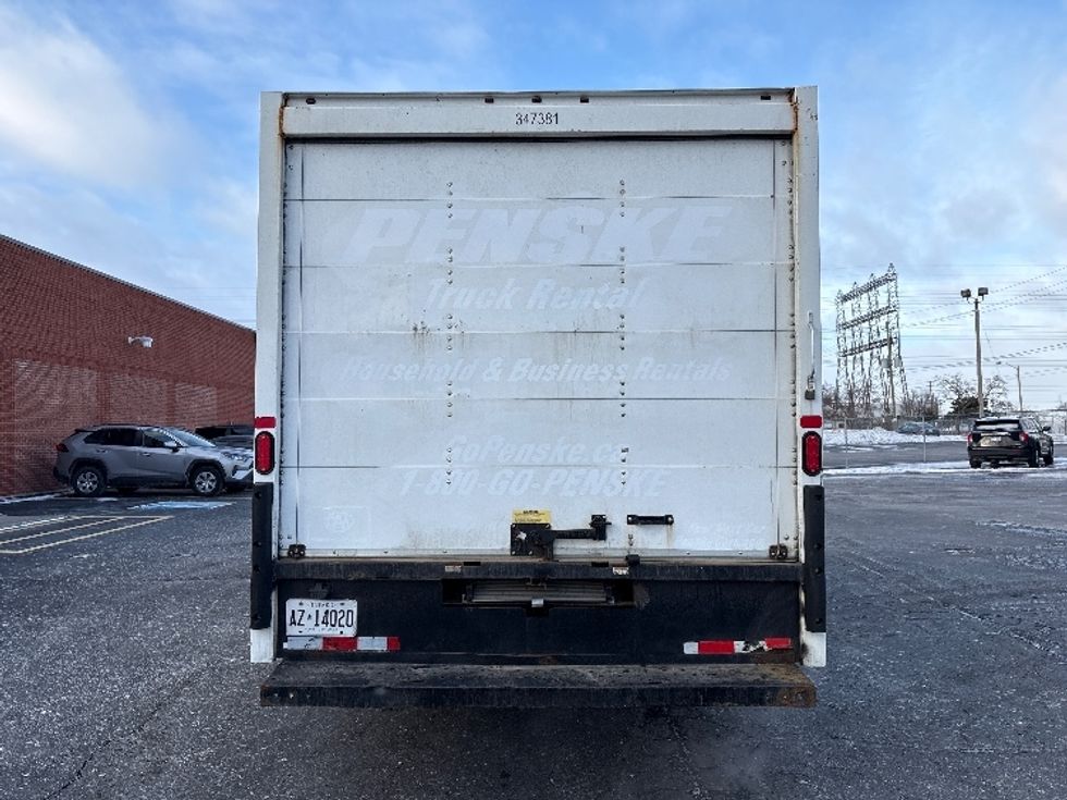 Light Duty Box Truck-Light and Medium Duty Trucks-Chevrolet-2019-G33903-Toronto-ON-171,788\n\t\tkm-$ 33,250 - Image 6