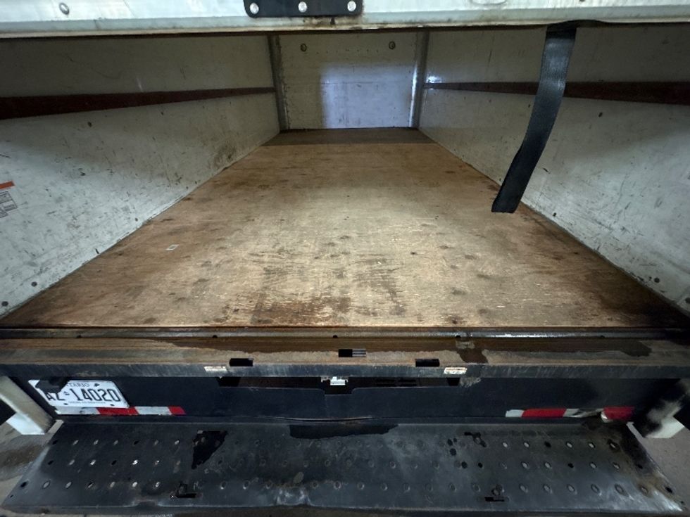 Light Duty Box Truck-Light and Medium Duty Trucks-Chevrolet-2019-G33903-Toronto-ON-171,788\n\t\tkm-$ 33,250 - Image 8