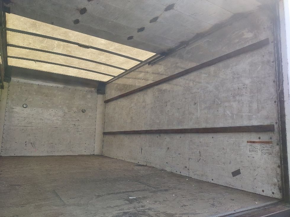 Light Duty Box Truck-Light and Medium Duty Trucks-Chevrolet-2019-G33903-Toronto-ON-193,132\n\t\tkm-$ 29,750 - Image 12