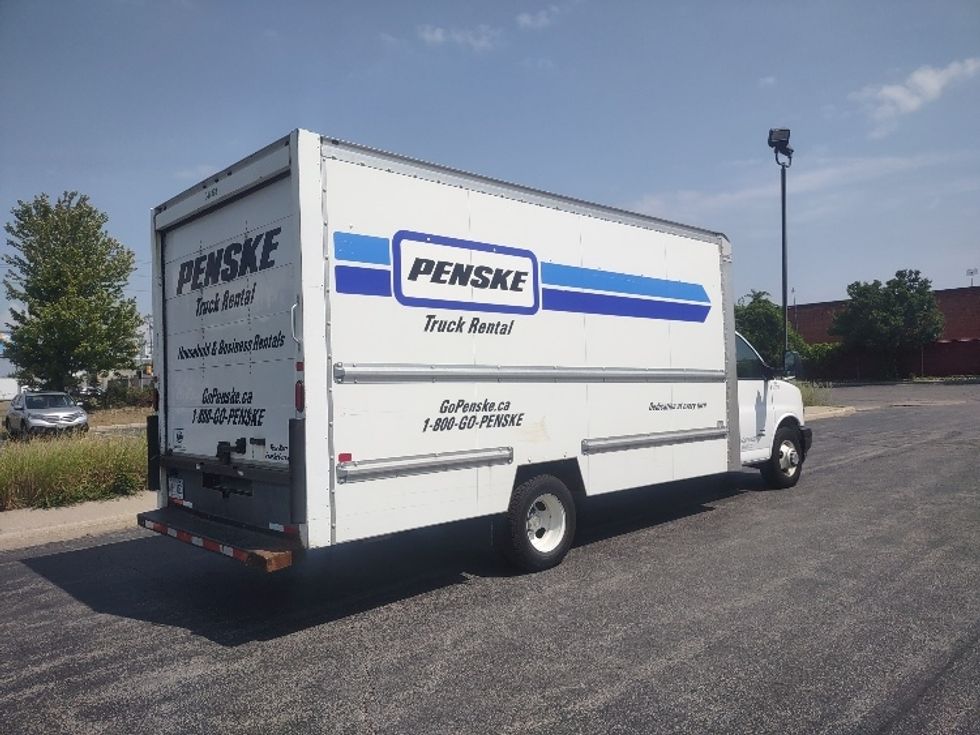 Light Duty Box Truck-Light and Medium Duty Trucks-Chevrolet-2019-G33903-Toronto-ON-193,132\n\t\tkm-$ 29,750 - Image 13