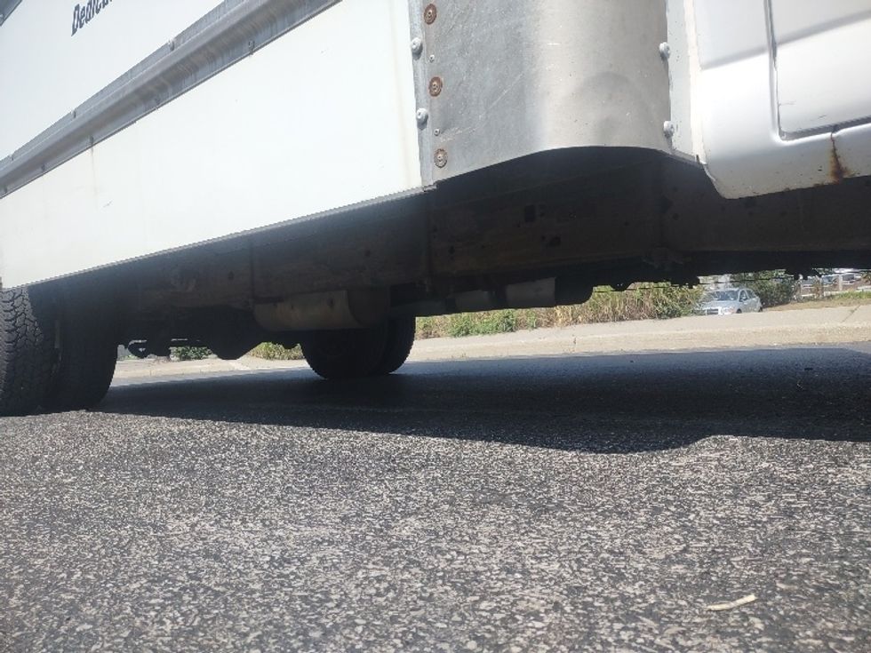 Light Duty Box Truck-Light and Medium Duty Trucks-Chevrolet-2019-G33903-Toronto-ON-193,132\n\t\tkm-$ 29,750 - Image 14