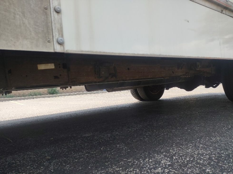 Light Duty Box Truck-Light and Medium Duty Trucks-Chevrolet-2019-G33903-Toronto-ON-193,132\n\t\tkm-$ 29,750 - Image 5