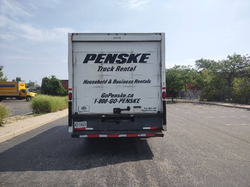 Light Duty Box Truck-Light and Medium Duty Trucks-Chevrolet-2019-G33903-Toronto-ON-193,132\n\t\tkm-$ 29,750 - Image 7