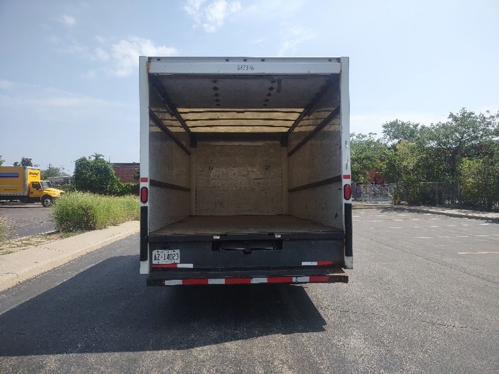 Light Duty Box Truck-Light and Medium Duty Trucks-Chevrolet-2019-G33903-Toronto-ON-193,132\n\t\tkm-$ 29,750 - Image 8