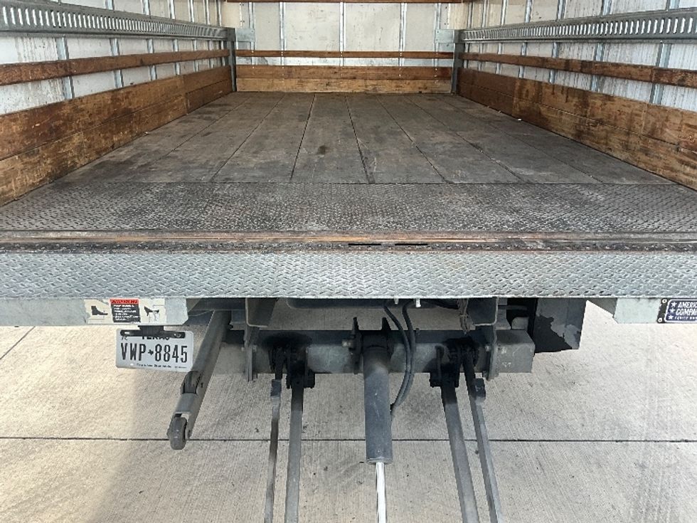 Light Duty Box Truck-Light and Medium Duty Trucks-Chevrolet-2020-SILVERAD-San Antonio-TX-94,500\n\t\tmiles-$ 35,250 - Image 10