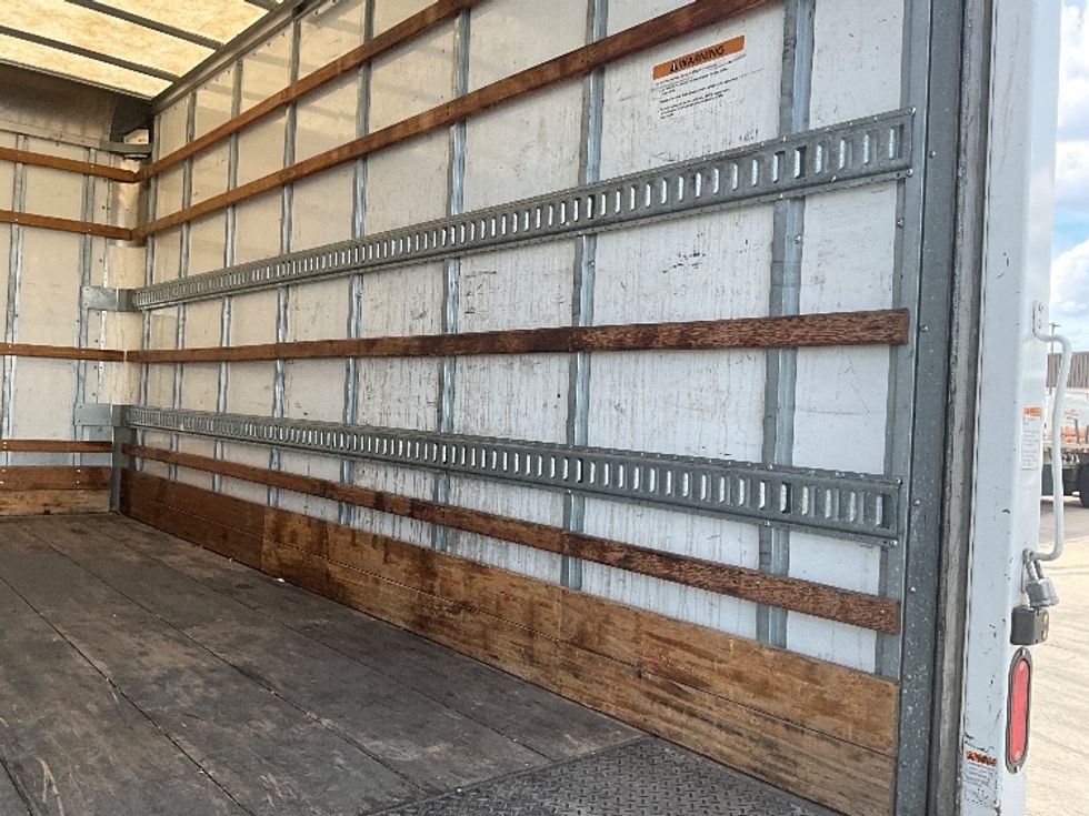 Light Duty Box Truck-Light and Medium Duty Trucks-Chevrolet-2020-SILVERAD-San Antonio-TX-94,500\n\t\tmiles-$ 35,250 - Image 12