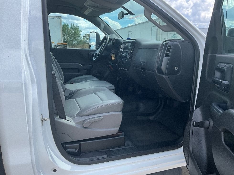 Light Duty Box Truck-Light and Medium Duty Trucks-Chevrolet-2020-SILVERAD-San Antonio-TX-94,500\n\t\tmiles-$ 35,250 - Image 20