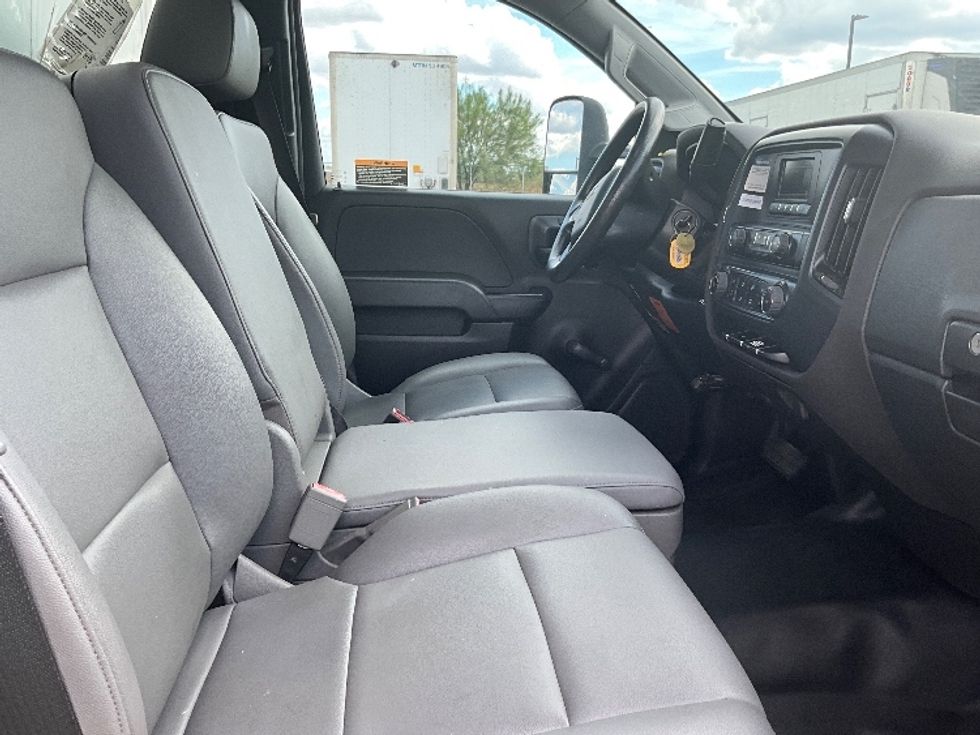 Light Duty Box Truck-Light and Medium Duty Trucks-Chevrolet-2020-SILVERAD-San Antonio-TX-94,500\n\t\tmiles-$ 35,250 - Image 22