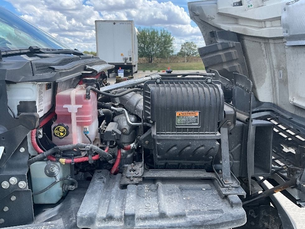 Light Duty Box Truck-Light and Medium Duty Trucks-Chevrolet-2020-SILVERAD-San Antonio-TX-94,500\n\t\tmiles-$ 35,250 - Image 23