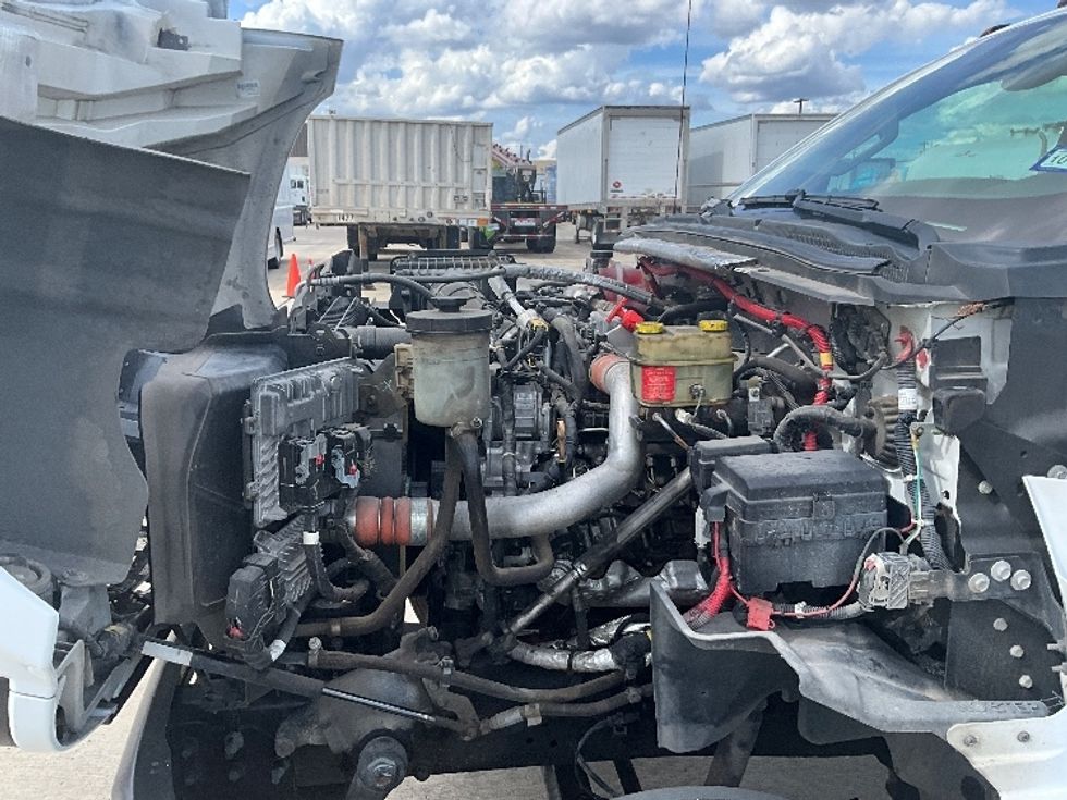 Light Duty Box Truck-Light and Medium Duty Trucks-Chevrolet-2020-SILVERAD-San Antonio-TX-94,500\n\t\tmiles-$ 35,250 - Image 24