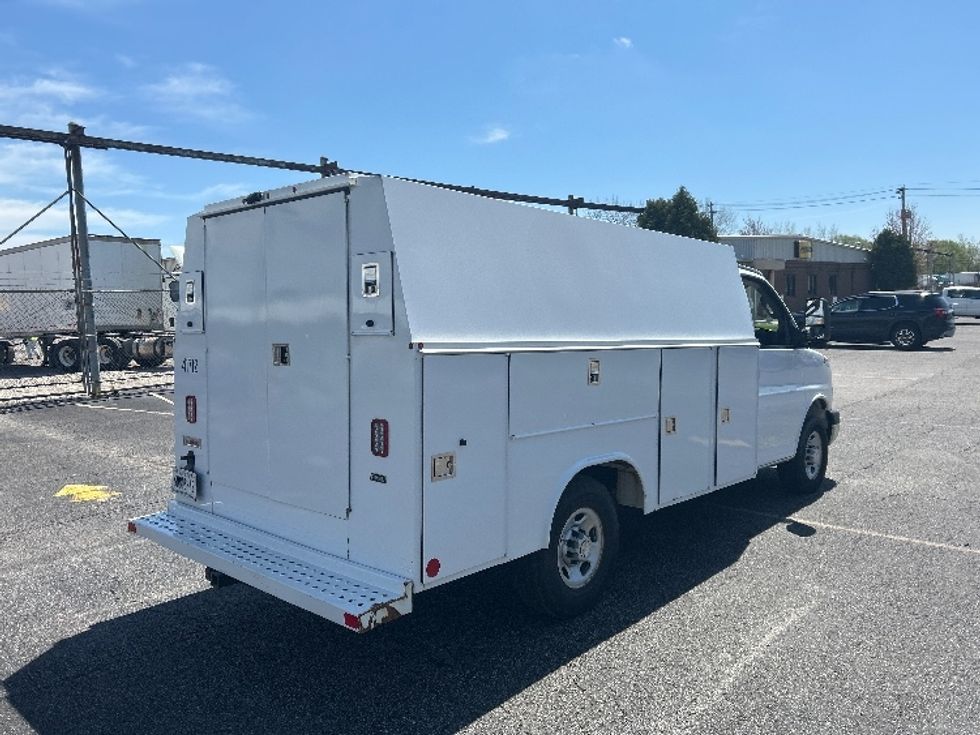 Light Duty Box Truck-Light and Medium Duty Trucks-Chevrolet-2021-EXPRESS-Minoa-NY-109,452\n\t\tmiles-$ 41,000 - Image 13