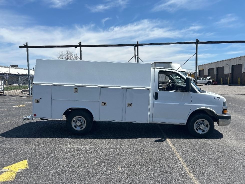 Light Duty Box Truck-Light and Medium Duty Trucks-Chevrolet-2021-EXPRESS-Minoa-NY-109,452\n\t\tmiles-$ 41,000 - Image 15