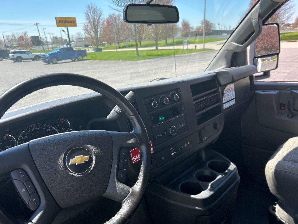 Light Duty Box Truck-Light and Medium Duty Trucks-Chevrolet-2021-EXPRESS-Minoa-NY-109,452\n\t\tmiles-$ 41,000 - Image 18