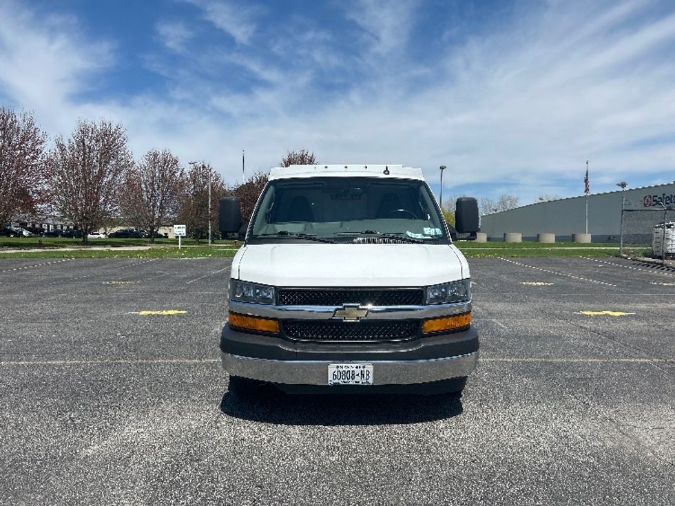 Light Duty Box Truck-Light and Medium Duty Trucks-Chevrolet-2021-EXPRESS-Minoa-NY-109,452\n\t\tmiles-$ 41,000 - Image 2