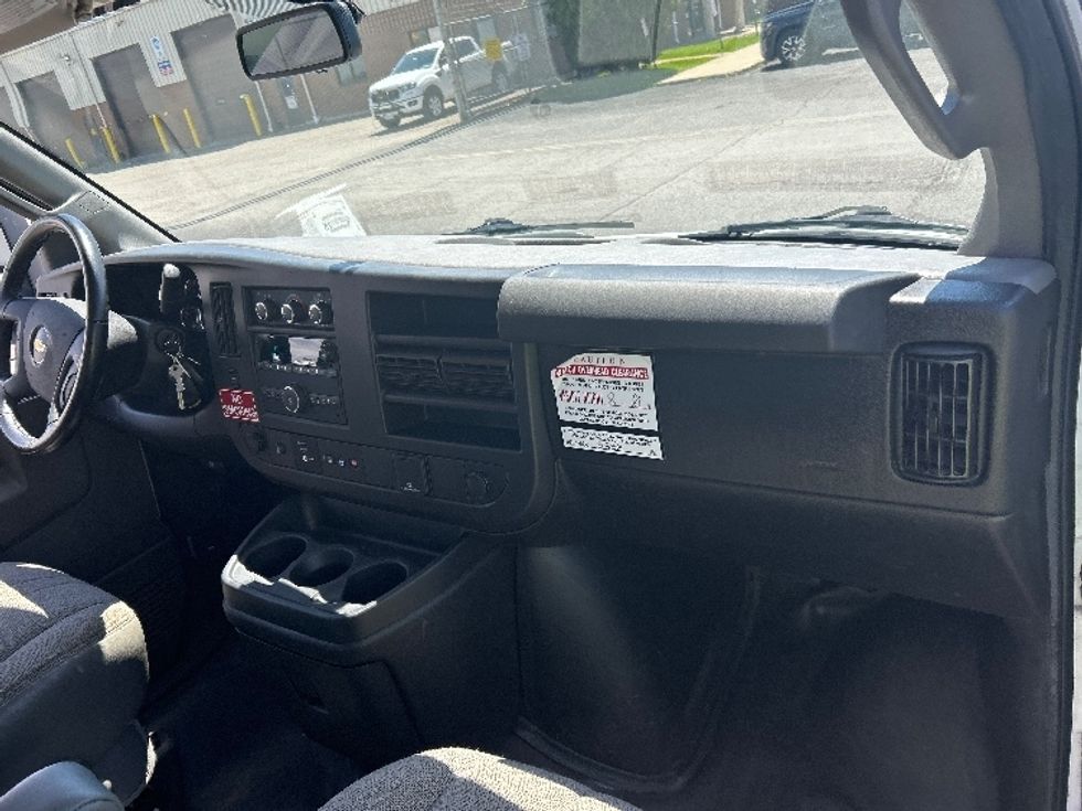 Light Duty Box Truck-Light and Medium Duty Trucks-Chevrolet-2021-EXPRESS-Minoa-NY-109,452\n\t\tmiles-$ 41,000 - Image 21