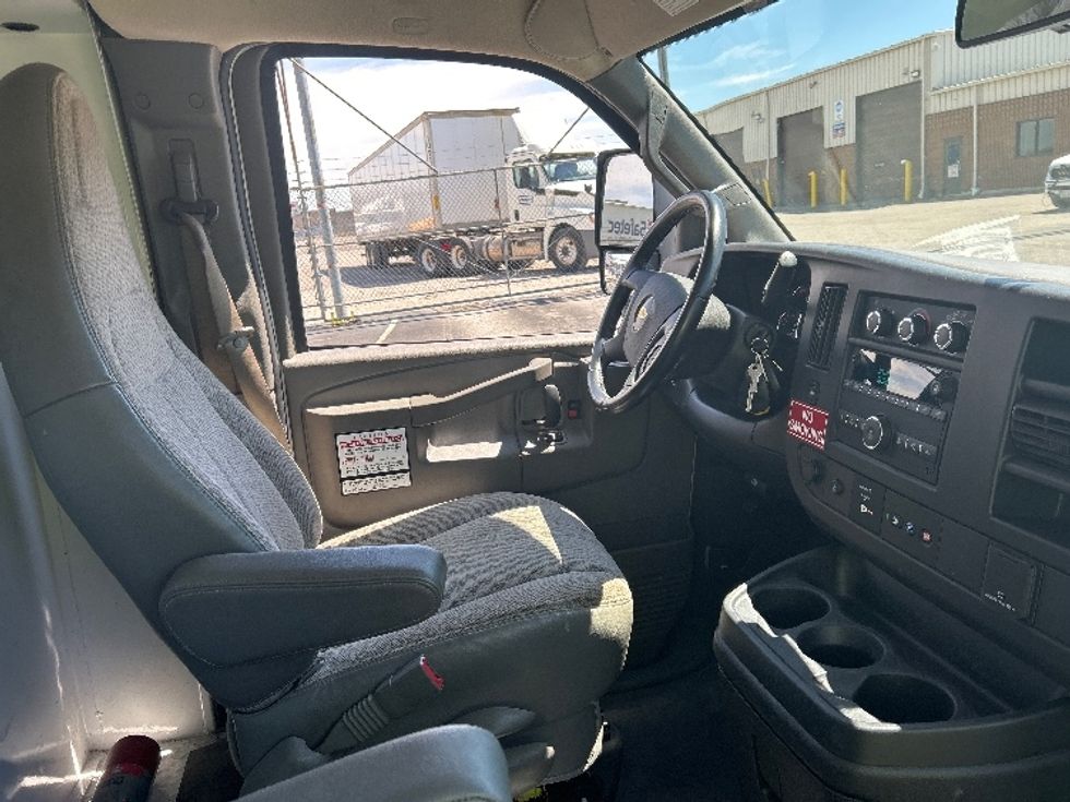 Light Duty Box Truck-Light and Medium Duty Trucks-Chevrolet-2021-EXPRESS-Minoa-NY-109,452\n\t\tmiles-$ 41,000 - Image 22