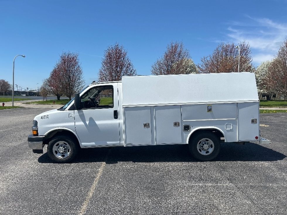 Light Duty Box Truck-Light and Medium Duty Trucks-Chevrolet-2021-EXPRESS-Minoa-NY-109,452\n\t\tmiles-$ 41,000 - Image 4