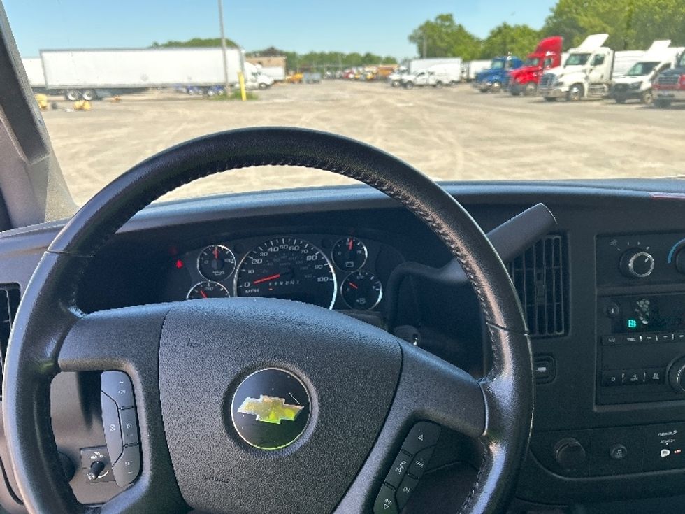 Light Duty Box Truck-Light and Medium Duty Trucks-Chevrolet-2021-G23705-Fredonia-NY-31,853\n\t\tmiles-$ 33,250 - Image 18