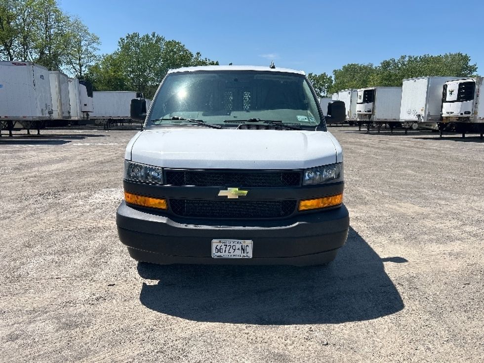 Light Duty Box Truck-Light and Medium Duty Trucks-Chevrolet-2021-G23705-Fredonia-NY-31,853\n\t\tmiles-$ 33,250 - Image 2
