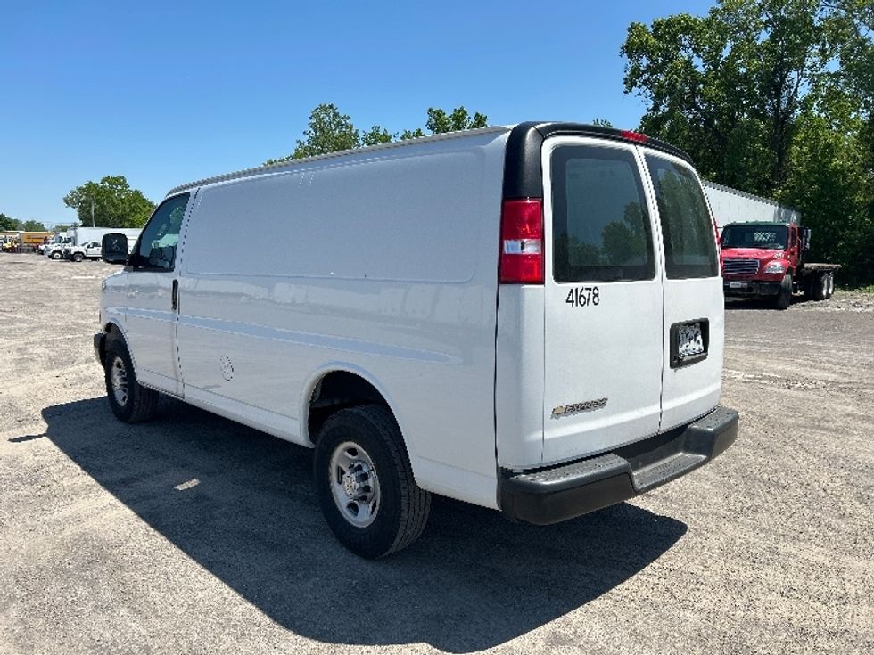 Light Duty Box Truck-Light and Medium Duty Trucks-Chevrolet-2021-G23705-Fredonia-NY-31,853\n\t\tmiles-$ 33,250 - Image 6