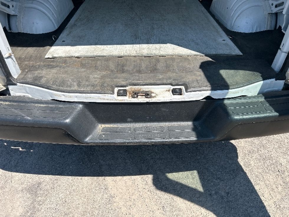 Light Duty Box Truck-Light and Medium Duty Trucks-Chevrolet-2021-G23705-Fredonia-NY-31,853\n\t\tmiles-$ 33,250 - Image 9