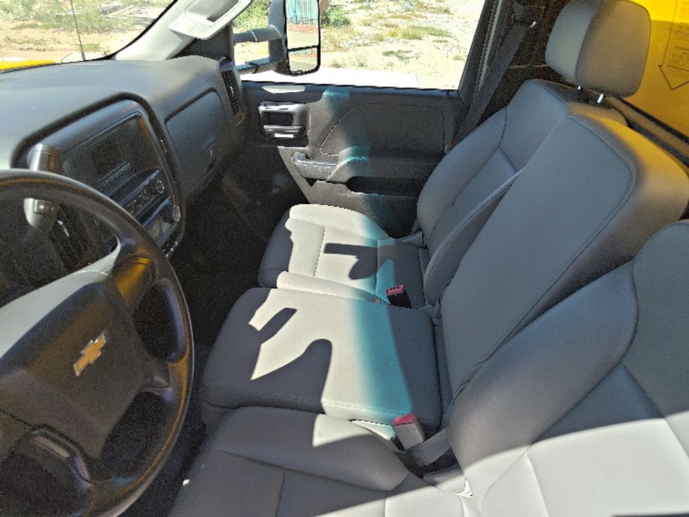 Light Duty Box Truck-Light and Medium Duty Trucks-Chevrolet-2021-SILVERAD-San Antonio-TX-107,941\n\t\tmiles-$ 32,250 - Image 19