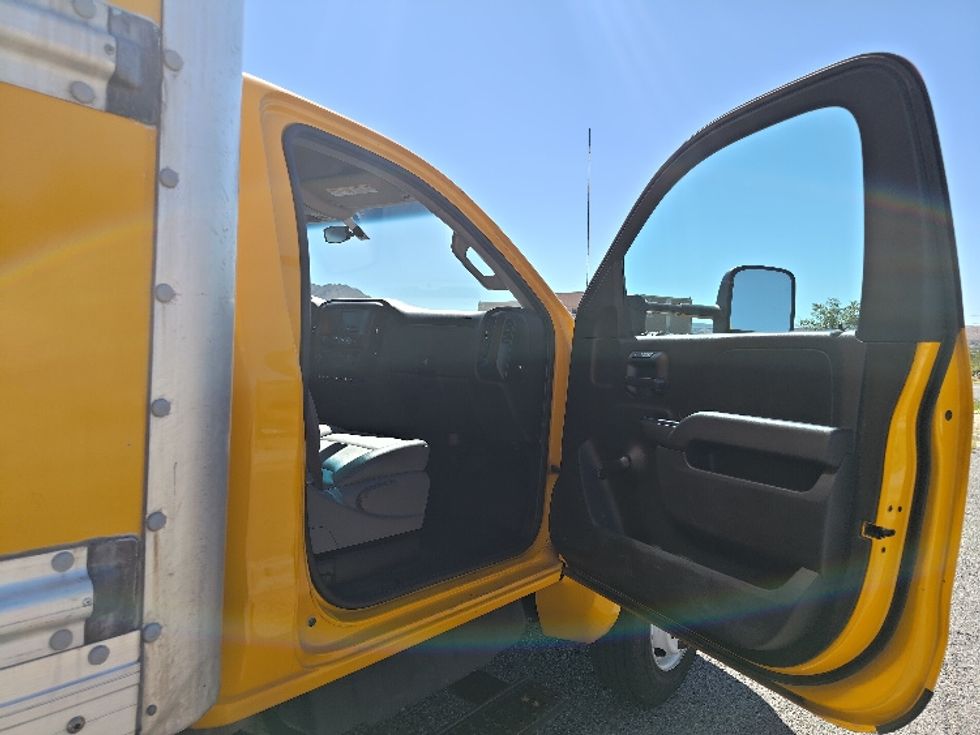 Light Duty Box Truck-Light and Medium Duty Trucks-Chevrolet-2021-SILVERAD-San Antonio-TX-107,941\n\t\tmiles-$ 32,250 - Image 20