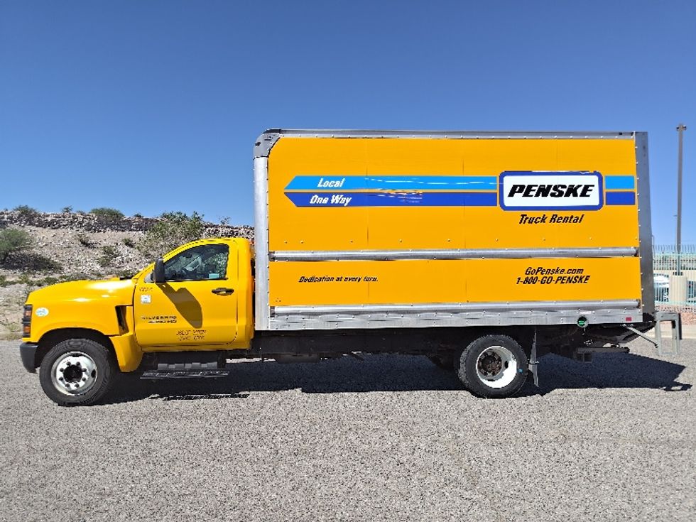 Light Duty Box Truck-Light and Medium Duty Trucks-Chevrolet-2021-SILVERAD-San Antonio-TX-107,941\n\t\tmiles-$ 32,250 - Image 4