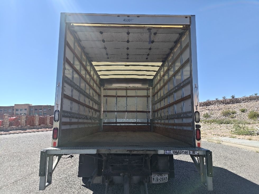 Light Duty Box Truck-Light and Medium Duty Trucks-Chevrolet-2021-SILVERAD-San Antonio-TX-107,941\n\t\tmiles-$ 32,250 - Image 8