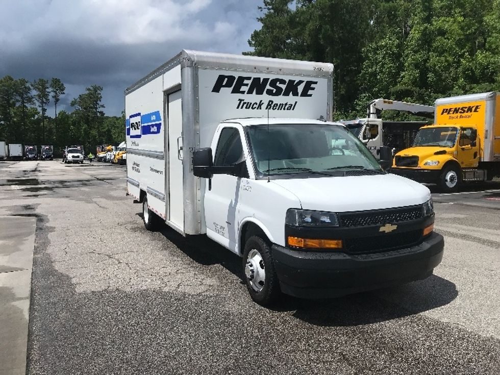 Light Duty Box Truck-Light and Medium Duty Trucks-Chevrolet-2023-G33903-Ladson-SC-30,592\n\t\tmiles-$ 45,000 - Image 1