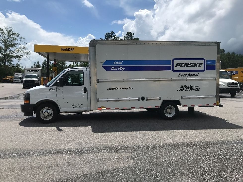 Light Duty Box Truck-Light and Medium Duty Trucks-Chevrolet-2023-G33903-Ladson-SC-30,592\n\t\tmiles-$ 45,000 - Image 4