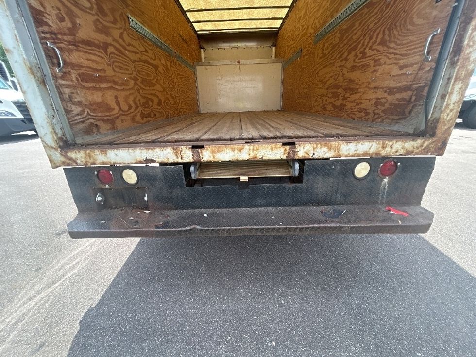 Light Duty Box Truck-Light and Medium Duty Trucks-Ford-2004-E450-Brooklyn Park-MN-107,322\n\t\tmiles-$ 7,250 - Image 10