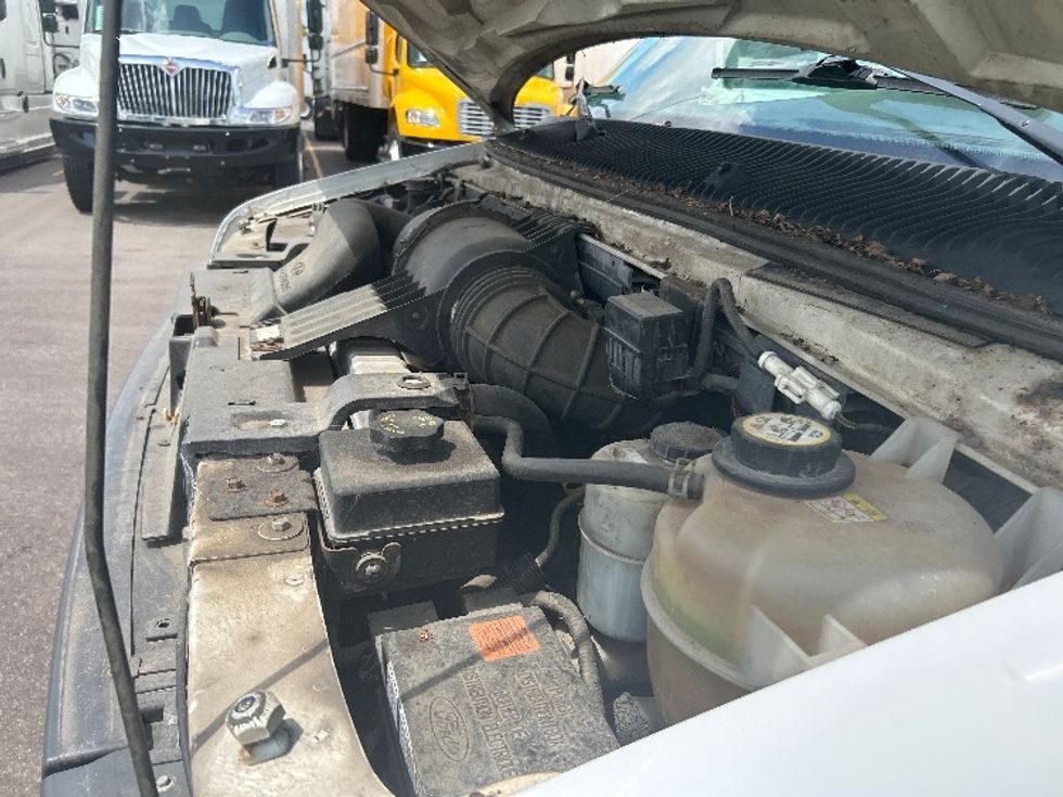 Light Duty Box Truck-Light and Medium Duty Trucks-Ford-2004-E450-Brooklyn Park-MN-107,322\n\t\tmiles-$ 7,250 - Image 24