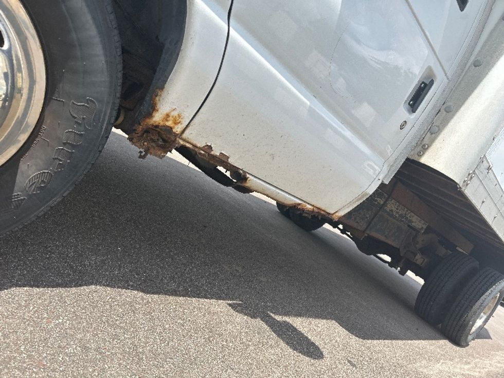 Light Duty Box Truck-Light and Medium Duty Trucks-Ford-2004-E450-Brooklyn Park-MN-107,322\n\t\tmiles-$ 7,250 - Image 25