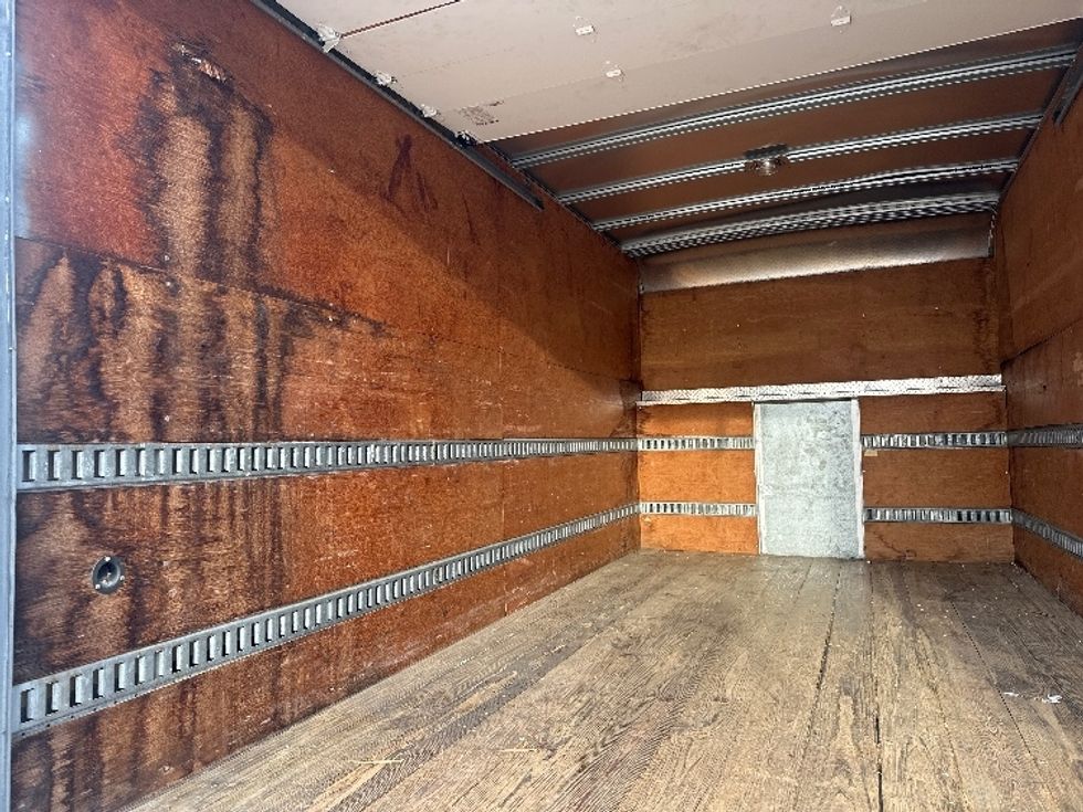 Light Duty Box Truck-Light and Medium Duty Trucks-Ford-2006-E350-Hammond-LA-145,249\n\t\tmiles-$ 9,500 - Image 11
