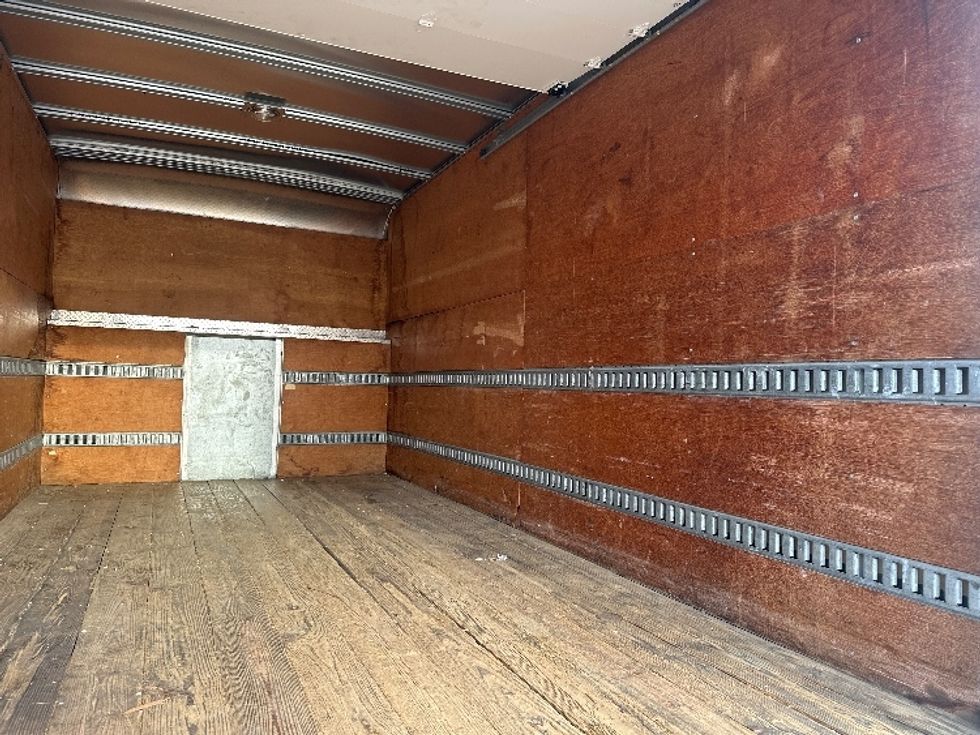 Light Duty Box Truck-Light and Medium Duty Trucks-Ford-2006-E350-Hammond-LA-145,249\n\t\tmiles-$ 9,500 - Image 12