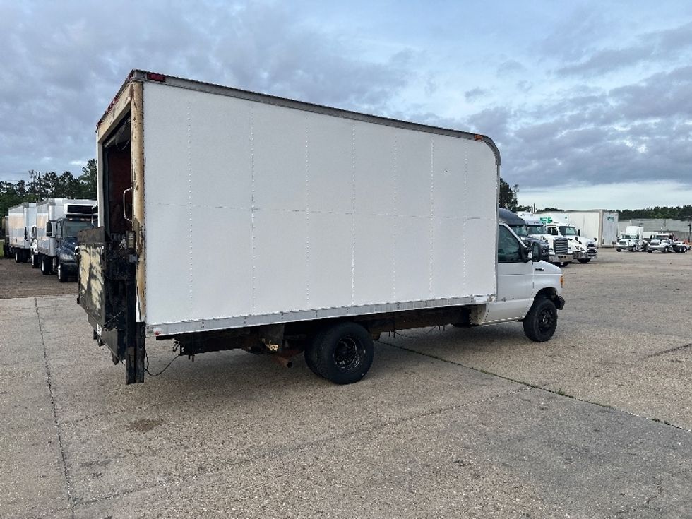 Light Duty Box Truck-Light and Medium Duty Trucks-Ford-2006-E350-Hammond-LA-145,249\n\t\tmiles-$ 9,500 - Image 13
