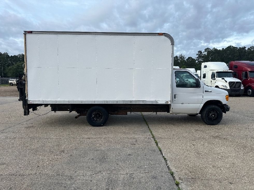Light Duty Box Truck-Light and Medium Duty Trucks-Ford-2006-E350-Hammond-LA-145,249\n\t\tmiles-$ 9,500 - Image 15
