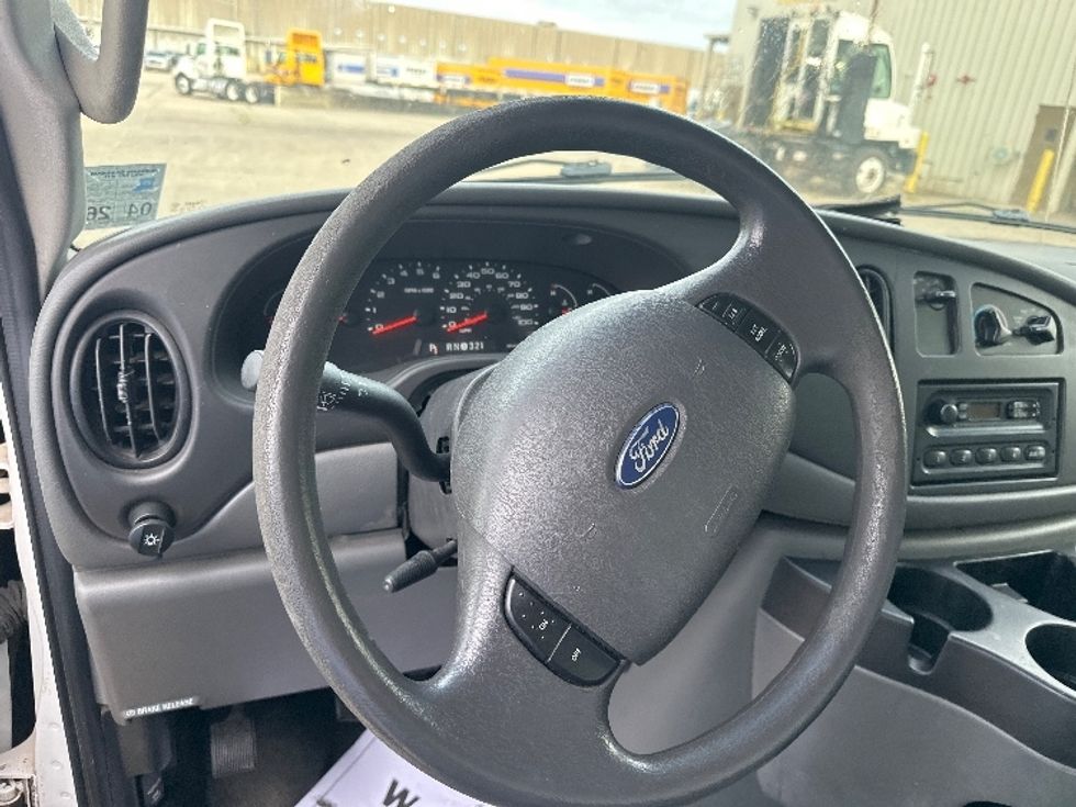 Light Duty Box Truck-Light and Medium Duty Trucks-Ford-2006-E350-Hammond-LA-145,249\n\t\tmiles-$ 9,500 - Image 17