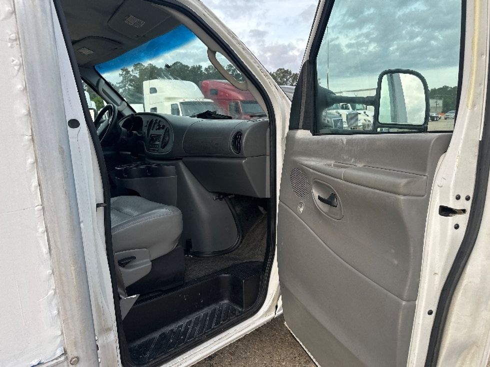 Light Duty Box Truck-Light and Medium Duty Trucks-Ford-2006-E350-Hammond-LA-145,249\n\t\tmiles-$ 9,500 - Image 20
