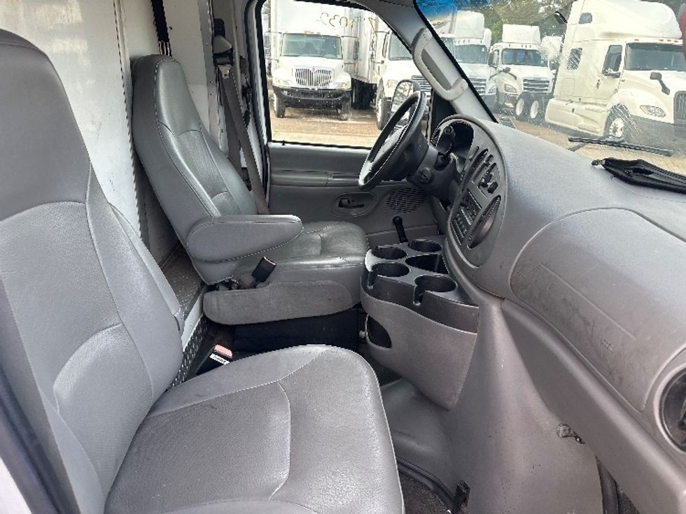 Light Duty Box Truck-Light and Medium Duty Trucks-Ford-2006-E350-Hammond-LA-145,249\n\t\tmiles-$ 9,500 - Image 22