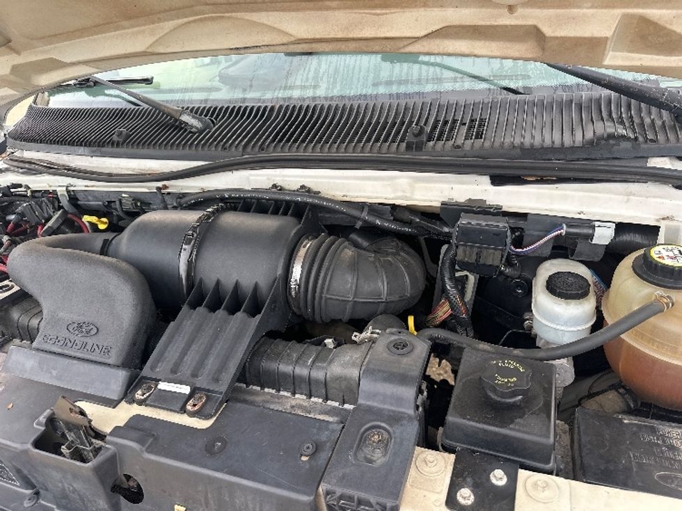 Light Duty Box Truck-Light and Medium Duty Trucks-Ford-2006-E350-Hammond-LA-145,249\n\t\tmiles-$ 9,500 - Image 24