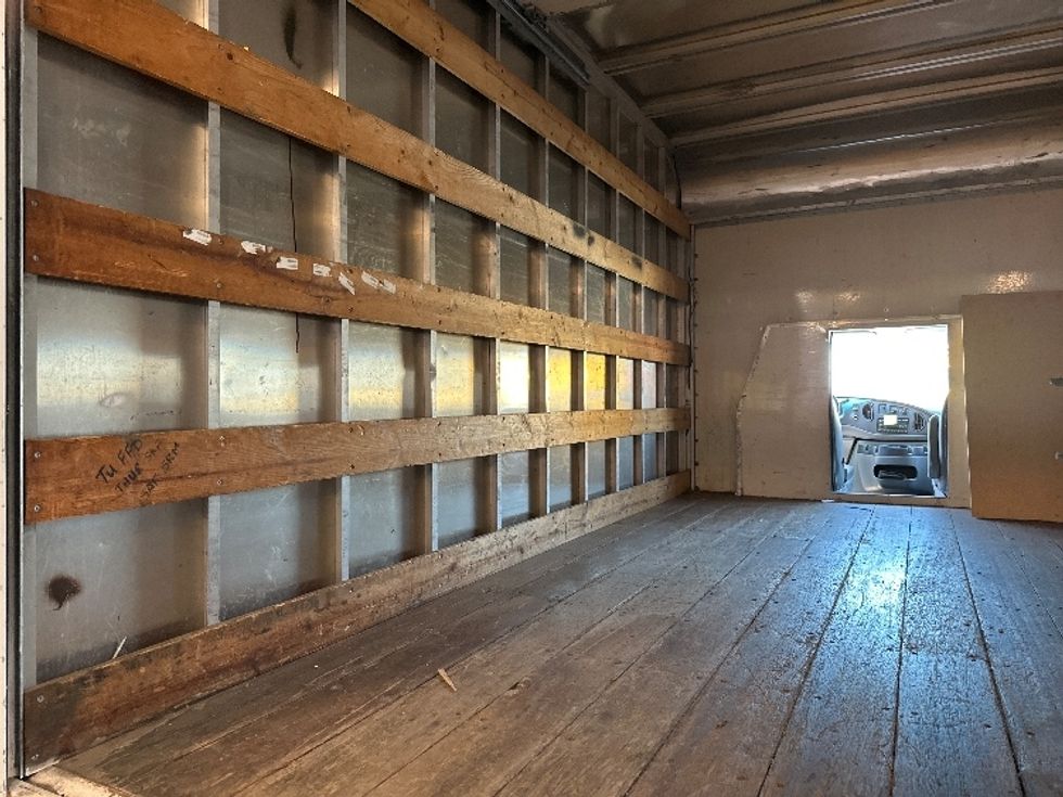 Light Duty Box Truck-Light and Medium Duty Trucks-Ford-2006-E350-Richmond-CA-205,509\n\t\tmiles-$ 7,000 - Image 11