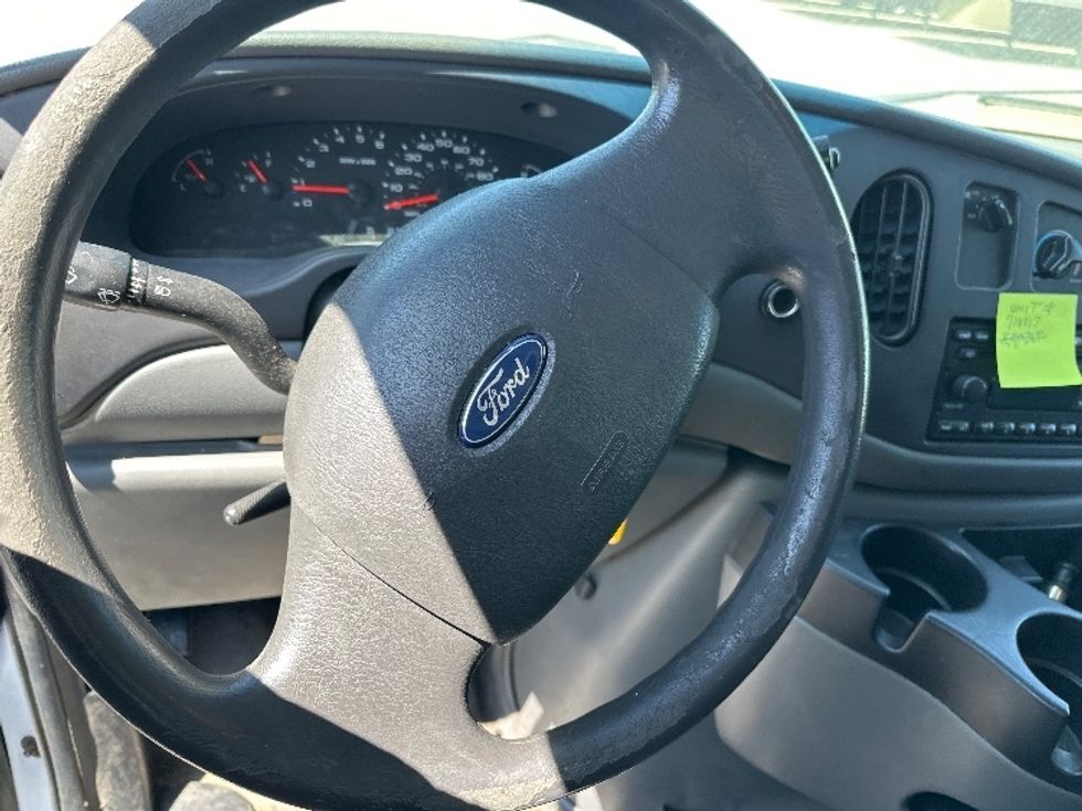 Light Duty Box Truck-Light and Medium Duty Trucks-Ford-2006-E350-Richmond-CA-205,509\n\t\tmiles-$ 7,000 - Image 16