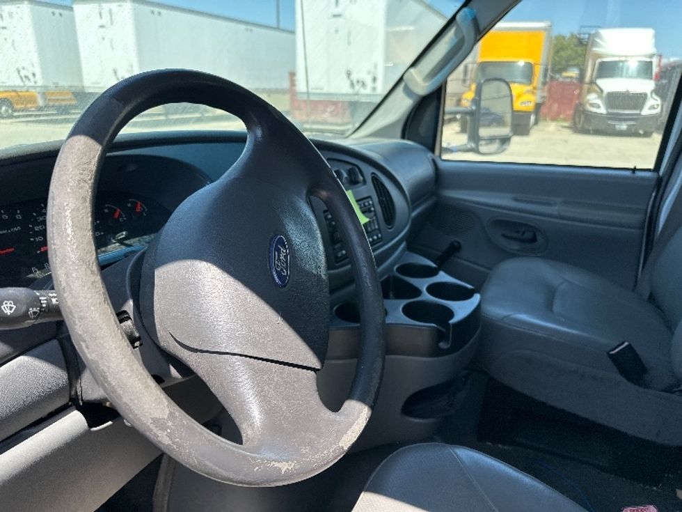 Light Duty Box Truck-Light and Medium Duty Trucks-Ford-2006-E350-Richmond-CA-205,509\n\t\tmiles-$ 7,000 - Image 17