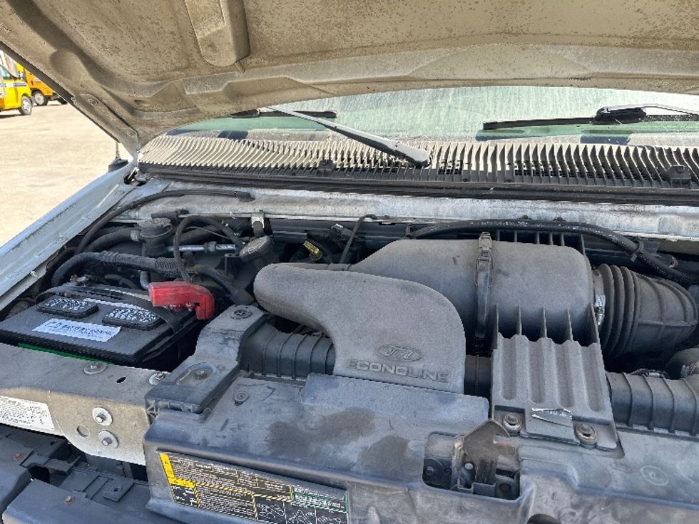 Light Duty Box Truck-Light and Medium Duty Trucks-Ford-2006-E350-Richmond-CA-205,509\n\t\tmiles-$ 7,000 - Image 22