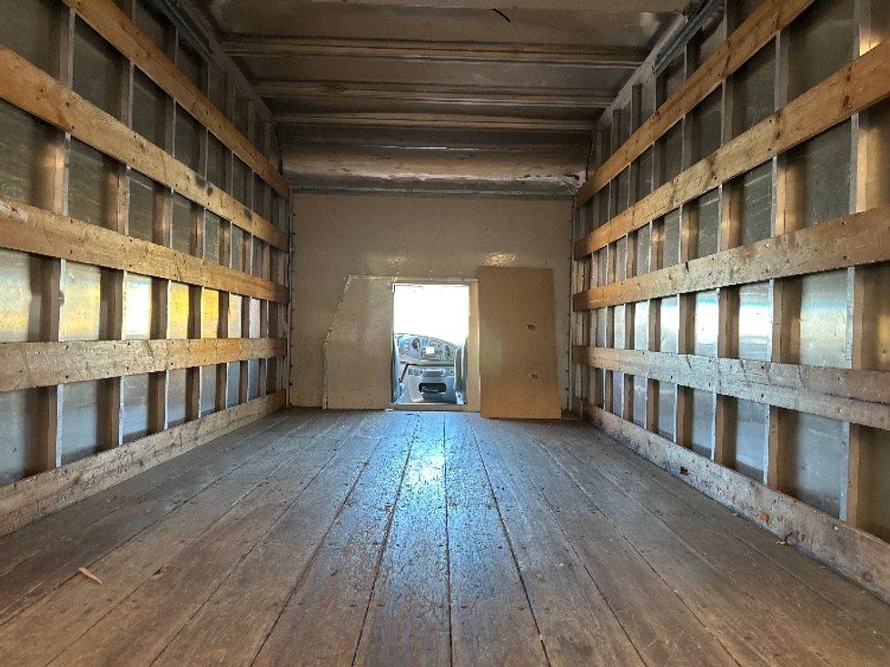 Light Duty Box Truck-Light and Medium Duty Trucks-Ford-2006-E350-Richmond-CA-205,509\n\t\tmiles-$ 7,000 - Image 8