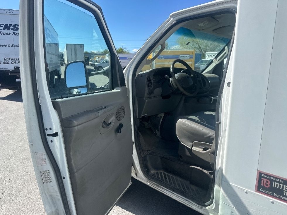 Light Duty Box Truck-Light and Medium Duty Trucks-Ford-2006-E450-Sparks-NV-238,059\n\t\tmiles-$ 8,500 - Image 16