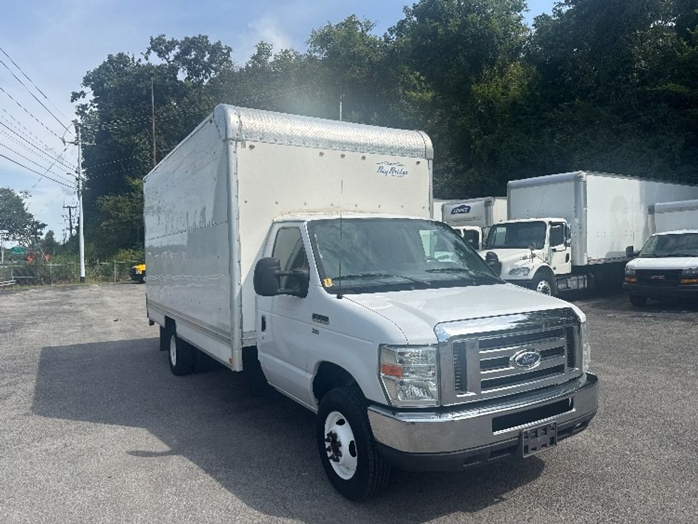 Light Duty Box Truck-Light and Medium Duty Trucks-Ford-2014-E350-Knoxville-TN-189,579\n\t\tmiles-$ 8,500 - Image 1
